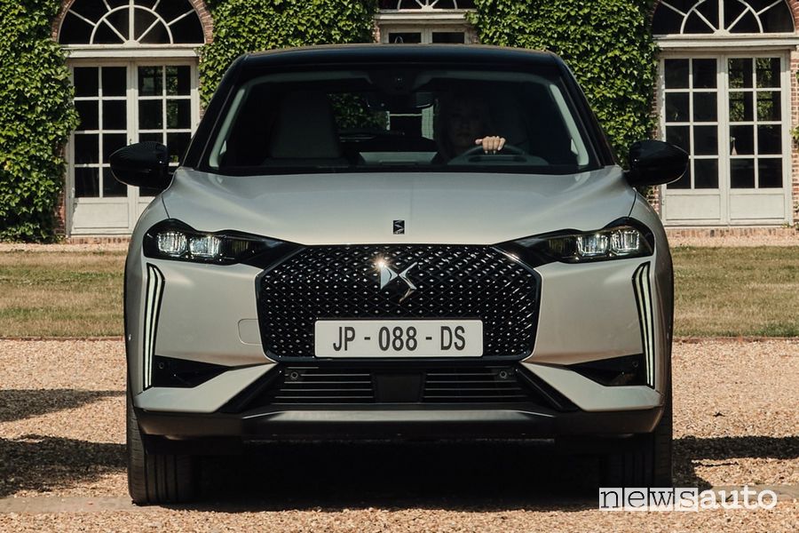 DS 3 Esprit De Voyage E-Tense frontale