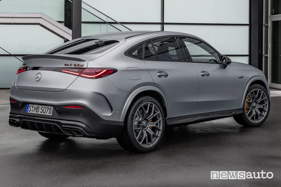 Mercedes-AMG GLC 63 S E Performance Coupé posteriore 3/4