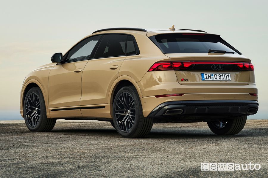 Audi Q8 posteriore 3/4