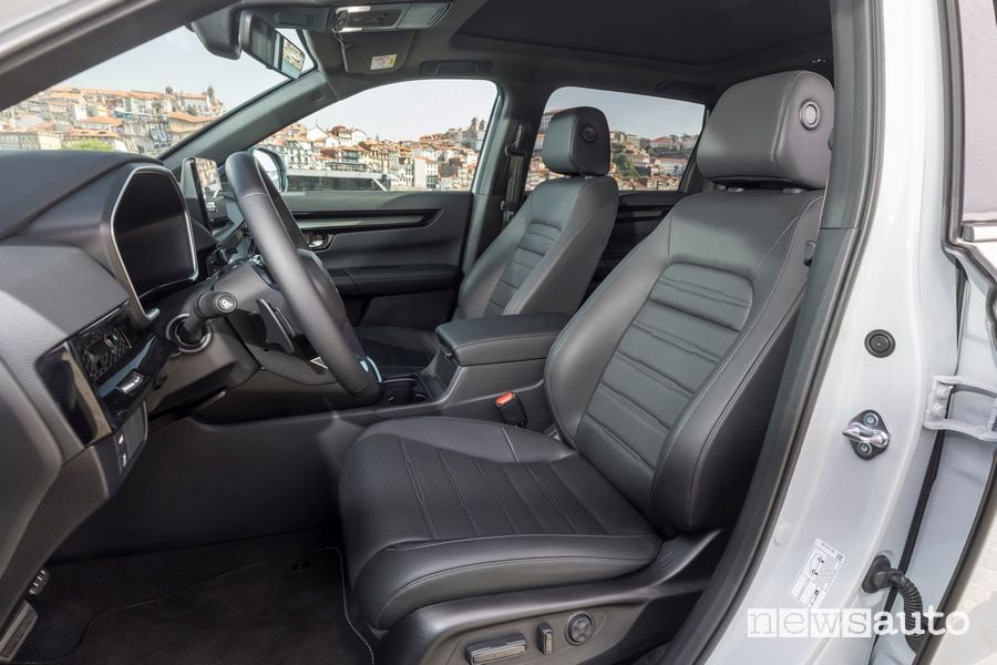 Honda CR-V e:PHEV Plug-in Hybrid sedili anteriori
