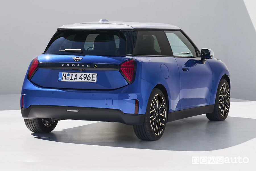 Nuova Mini Cooper SE posteriore 3/4