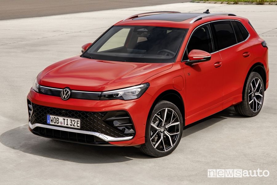 Volkswagen Tiguan R Line eHybrid anteriore 3/4