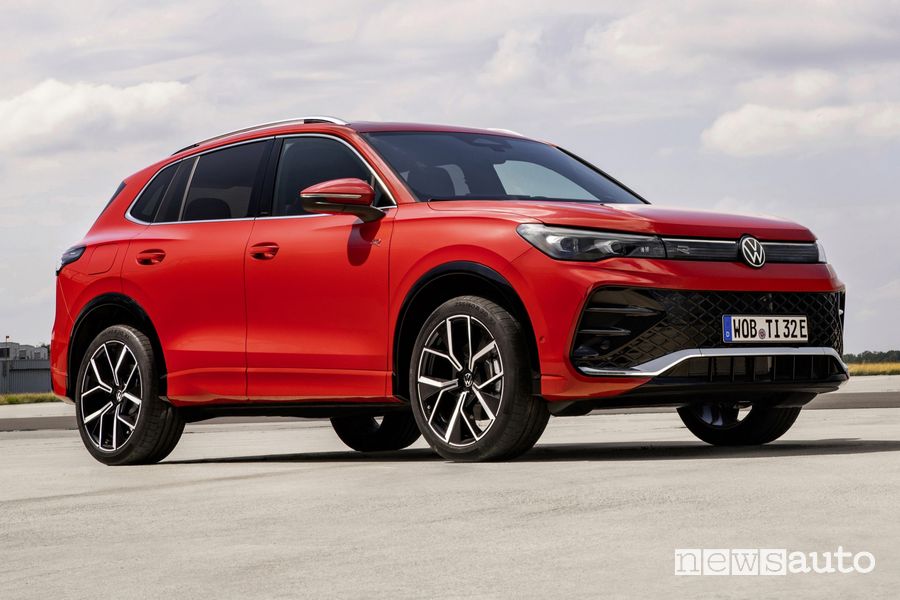 Volkswagen Tiguan R Line eHybrid anteriore 3/4