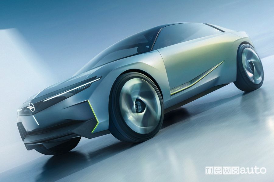 Opel Experimental in movimento