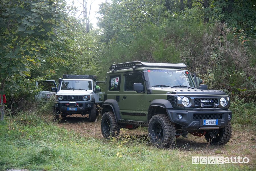 Raduno Suzuki 4x4 2023 in Garfagnana Jimny in azione