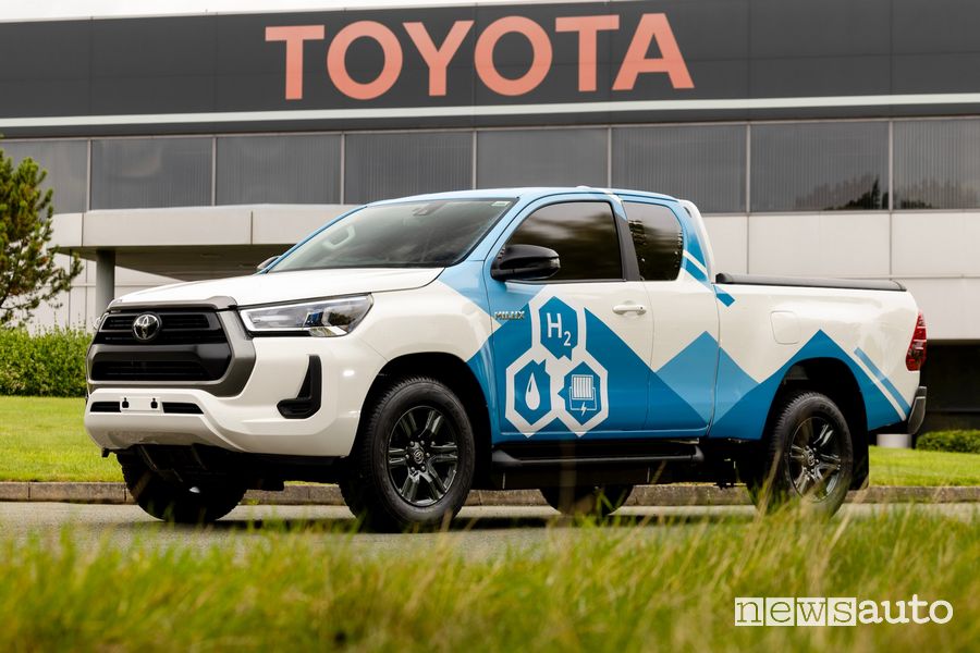 Toyota Hilux Hydrogen ad idrogeno anteriore 3/4