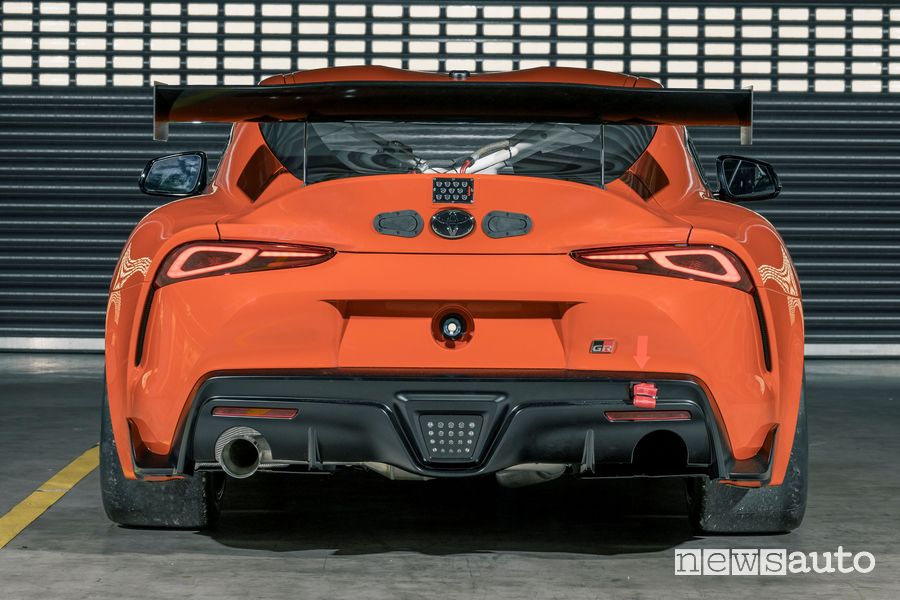 Toyota Supra GT4 100 Edition posteriore