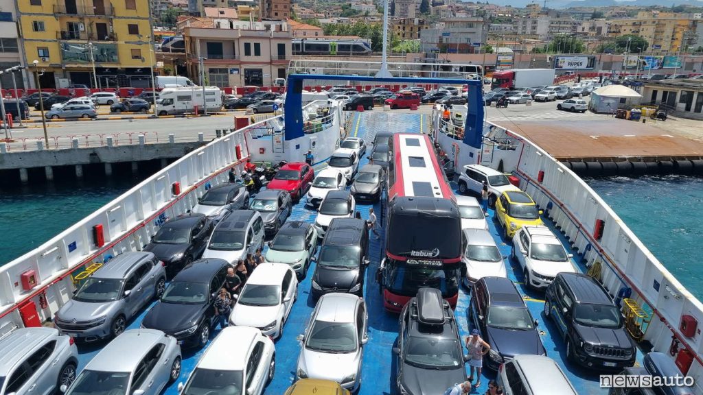 Il traghetto che collega Messina a San Giovanni si può pagare con il Telepass