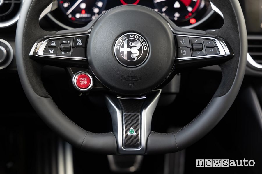 Alfa Romeo Giulia Quadrifoglio volante