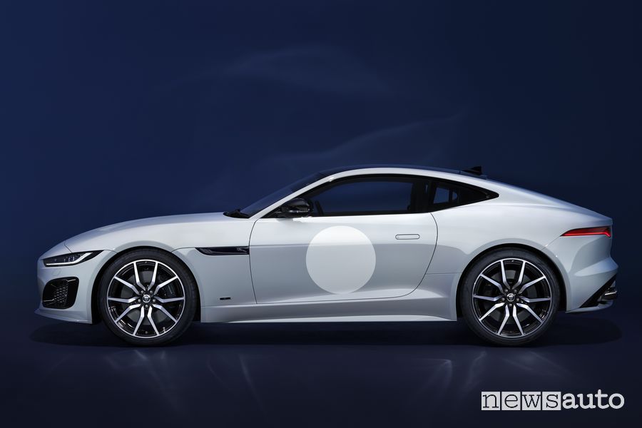 Jaguar F-Type limited edition Coupé laterale