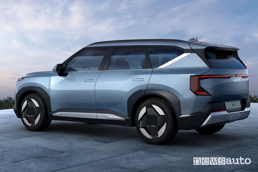 Kia EV5 posteriore 3/4