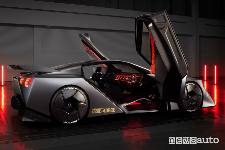 Nissan Hyper Force concept portiere ad ali di gabbiano