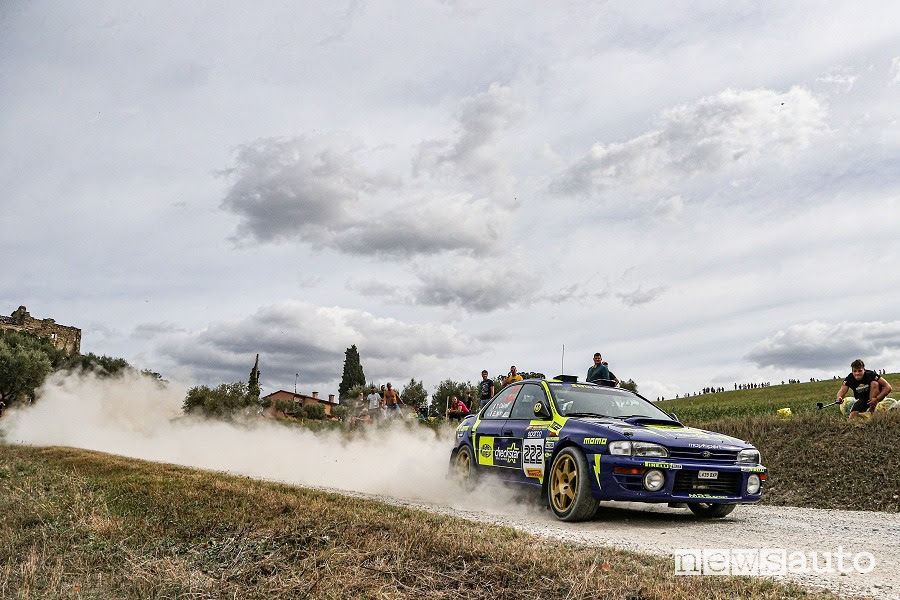 Tony Cairoli e Eleonora Mori su Subaru Impreza 555 hanno vinto il Rallylegend nella categoria Historic