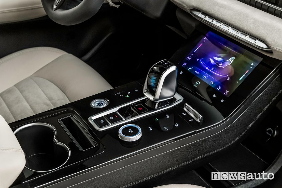 DR Sportequipe 8 Hybrid Plug-in leva cambio automatico console centrale