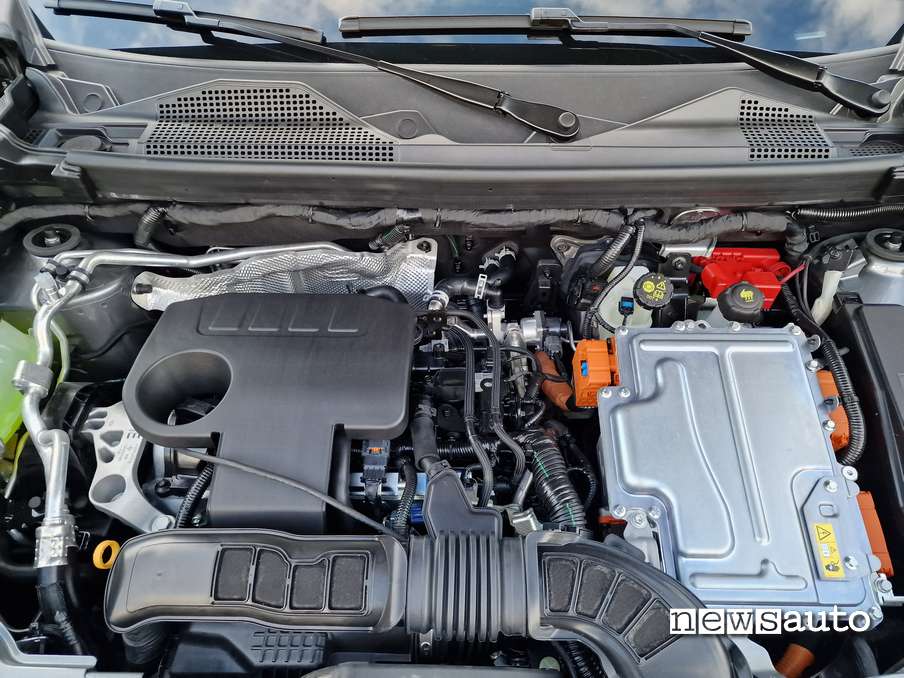 Dacia Duster 2024 motore Hybrid