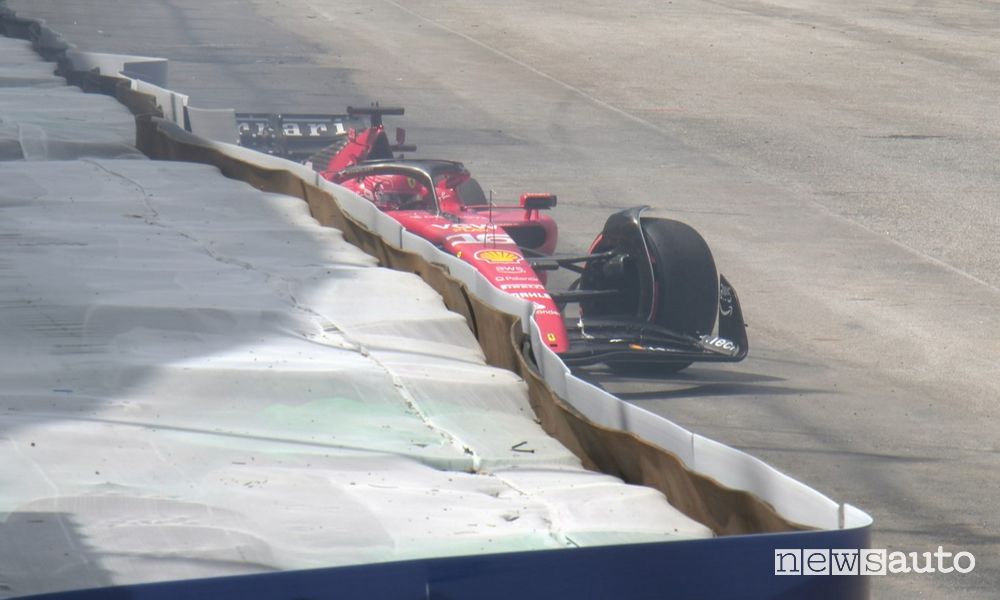 Leclerc incidente contro le barriere nel giro di formazione Gp del Brasile
