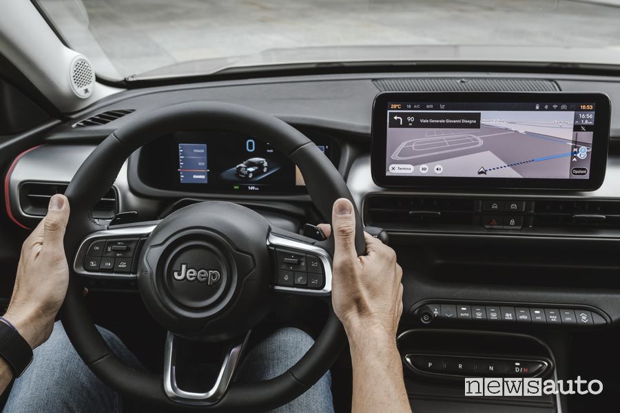 Jeep Avenger e-Hybrid plancia abitacolo