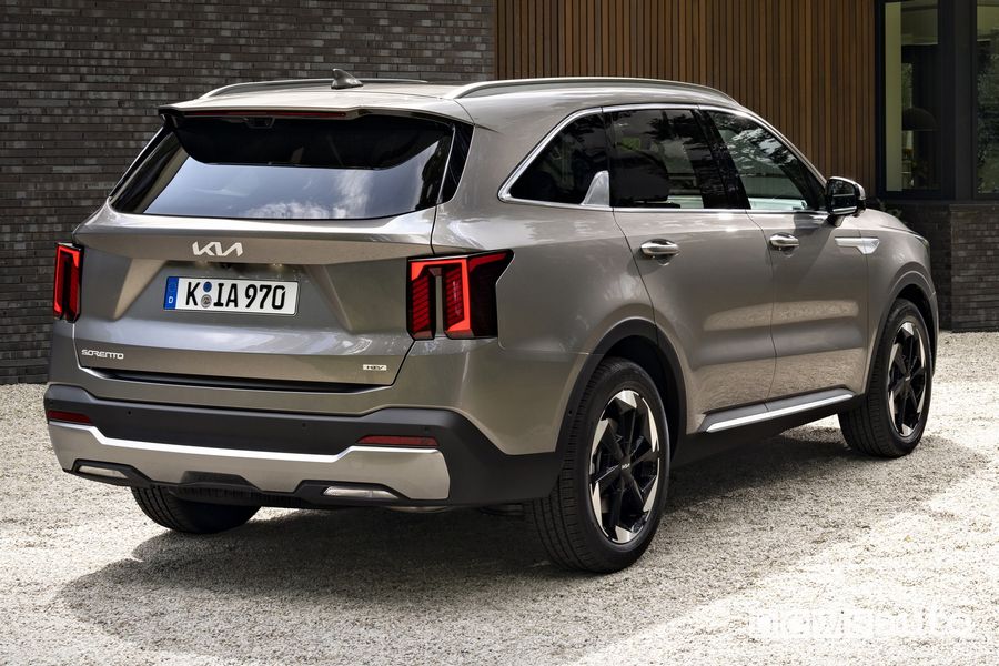 Kia Sorento 2024 posteriore 3/4
