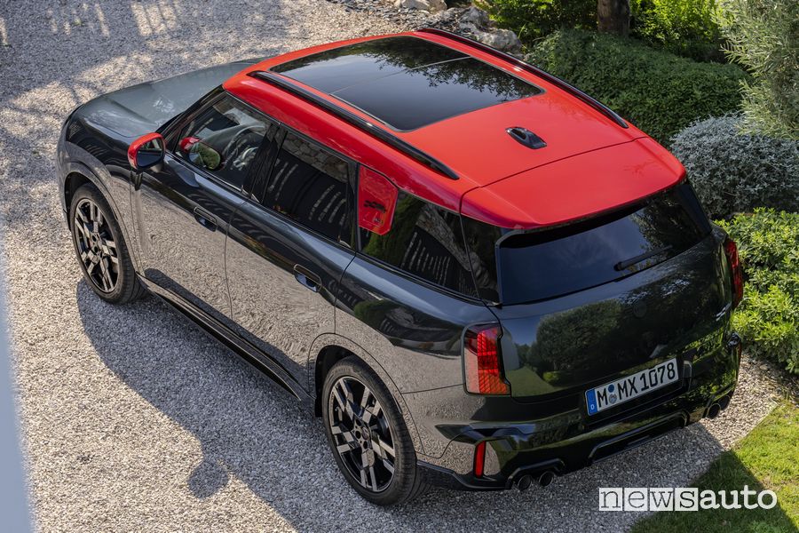 Mini Countryman John Cooper Works vista dall'alto