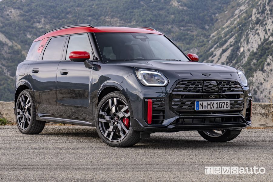 Mini Countryman John Cooper Works anteriore 3/4
