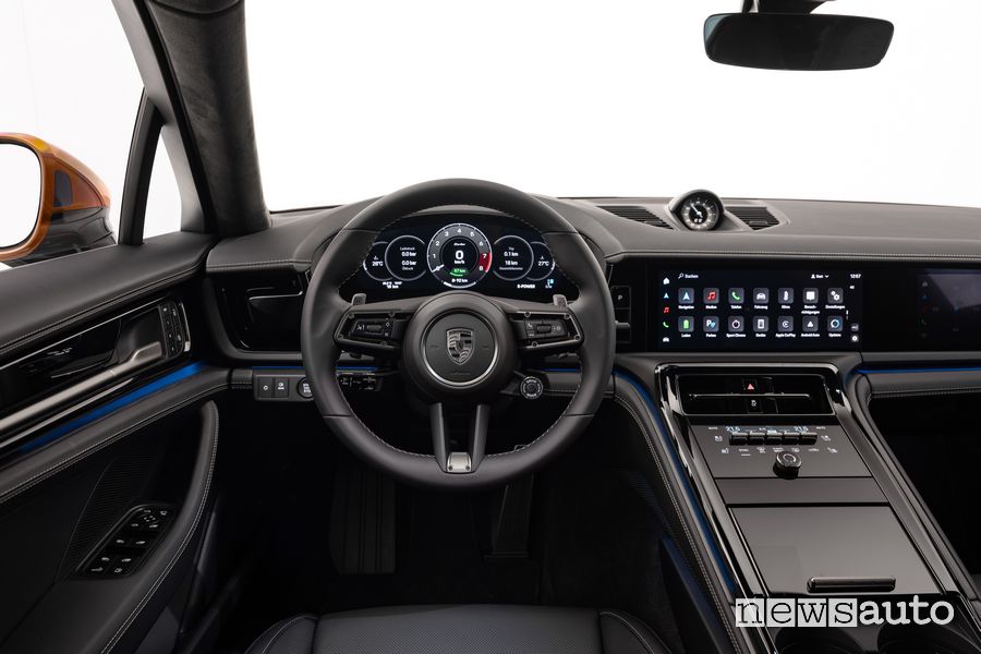 Nuova Porsche Panamera plancia abitacolo