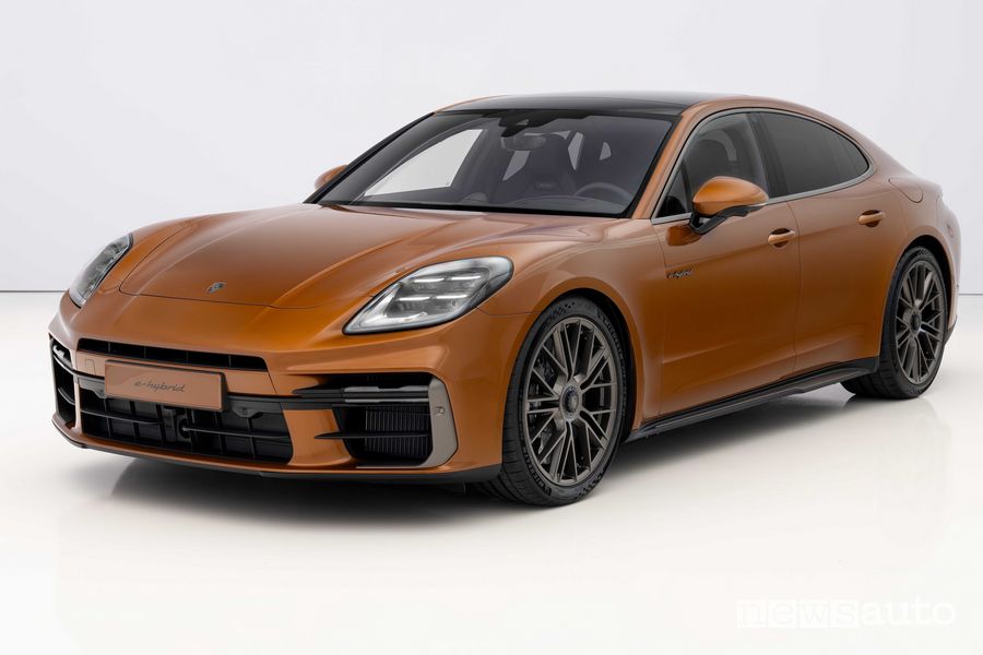 Nuova Porsche Panamera anteriore 3/4