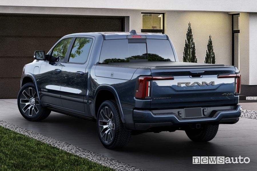 Ram 1500 Ramcharger Tungsten posteriore 3/4