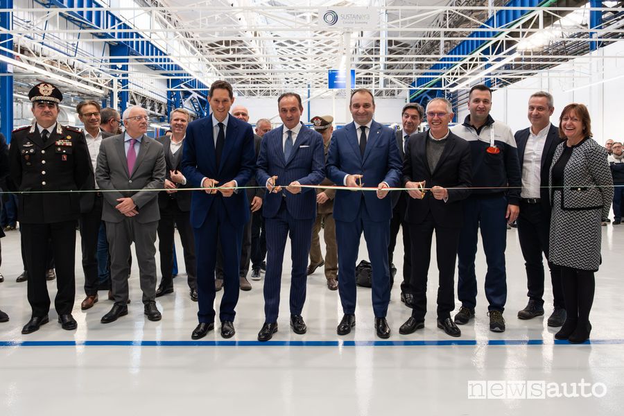John Elkann e Carlos Tavares inaugurano l'Hub di Economia Circolare SUSTAINera