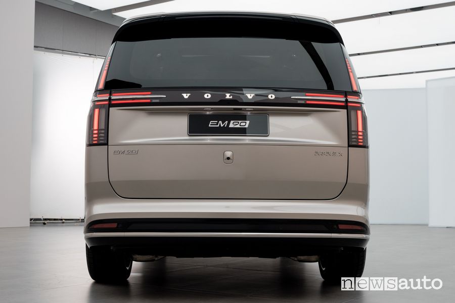 Volvo EM90 posteriore