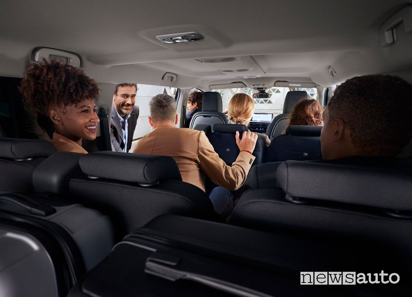 Nuovo Citroen SpaceTourer abitacolo per 9 persone