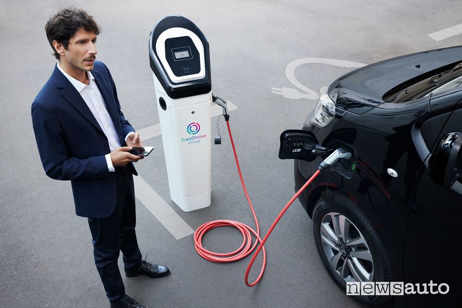 Nuovo Citroen SpaceTourer in ricarica