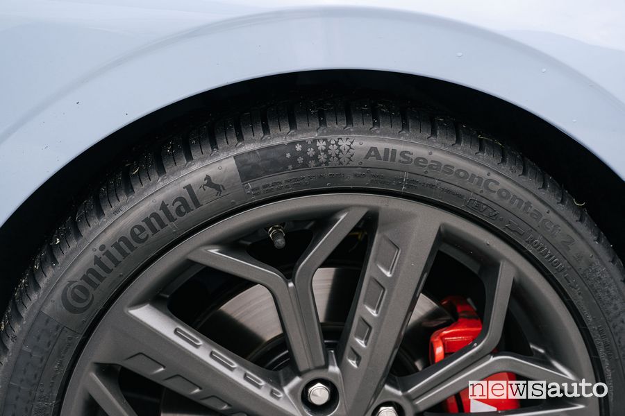 Pneumatico 4 stagioni Continental AllSeasonContact 2