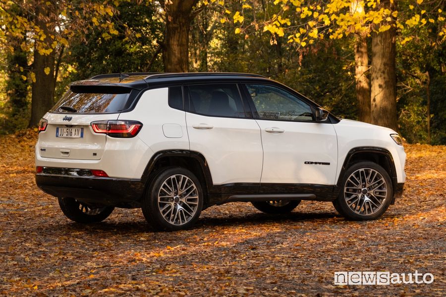 Jeep Compass 4xe posteriore 3/4