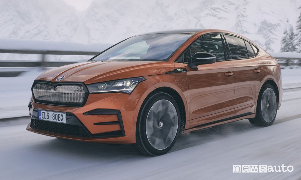 Skoda Enyaq RS Coupé sulla neve