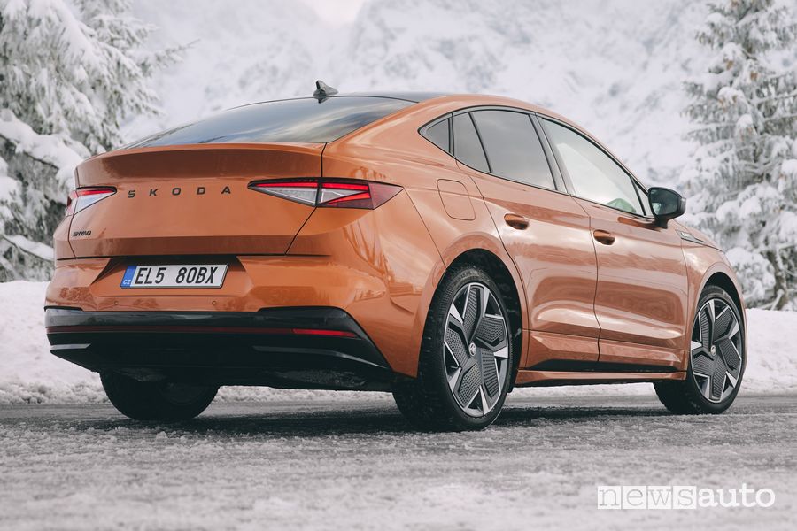 Skoda Enyaq RS Coupé posteriore 3/4
