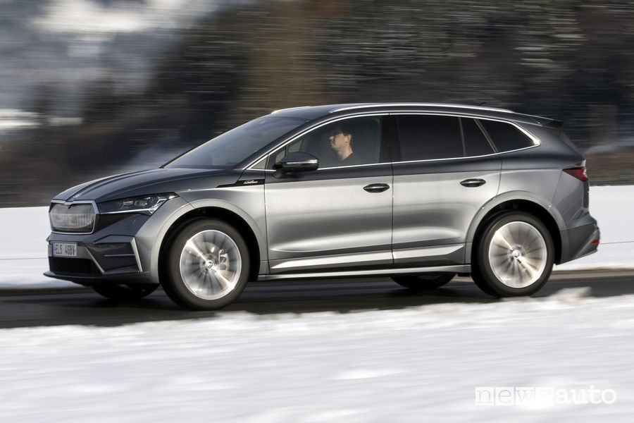 Skoda Enyaq sulla neve