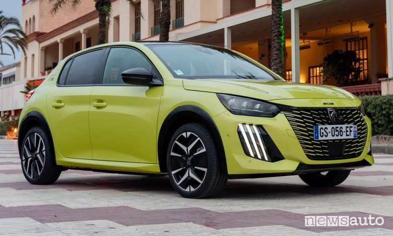 Peugeot e-208 GT elettrica anteriore 3/4