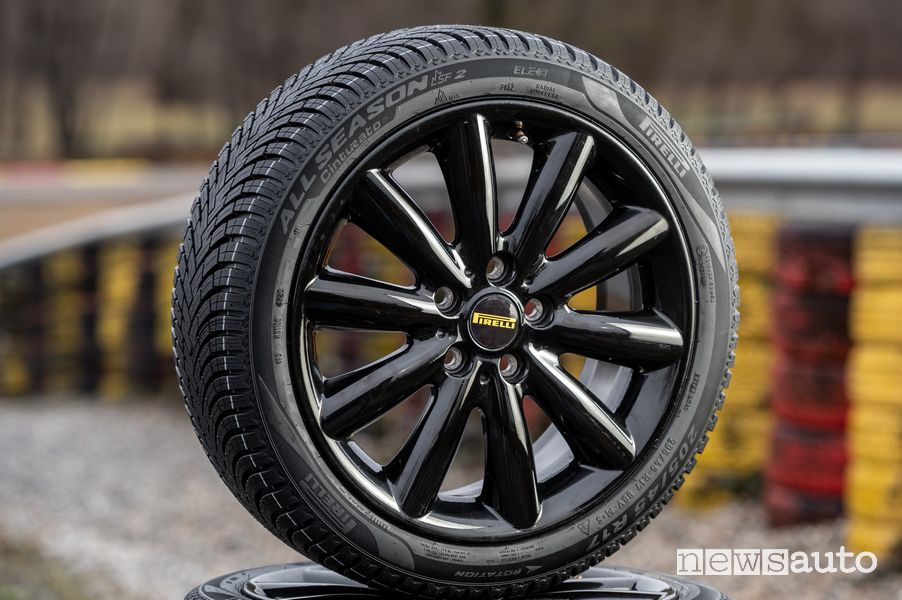 Pneumatico 4 stagioni Pirelli Cinturato All Season SF2