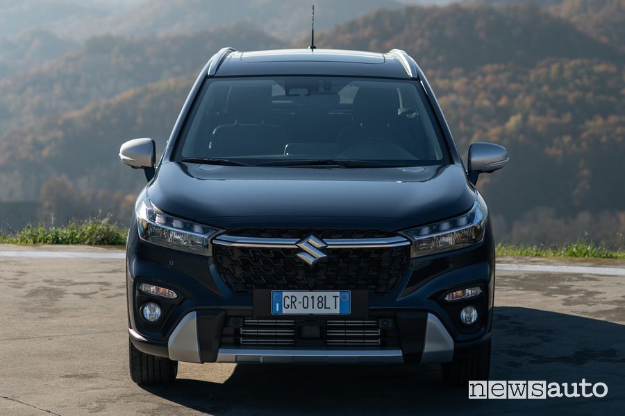 Suzuki S-Cross Hybrid Yoru frontale