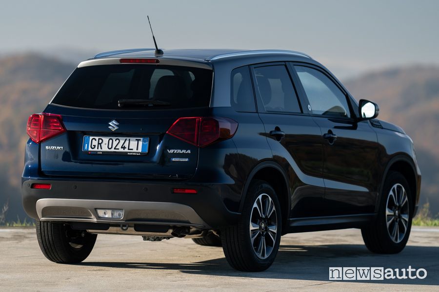 Suzuki Vitara Hybrid Yoru posteriore 3/4