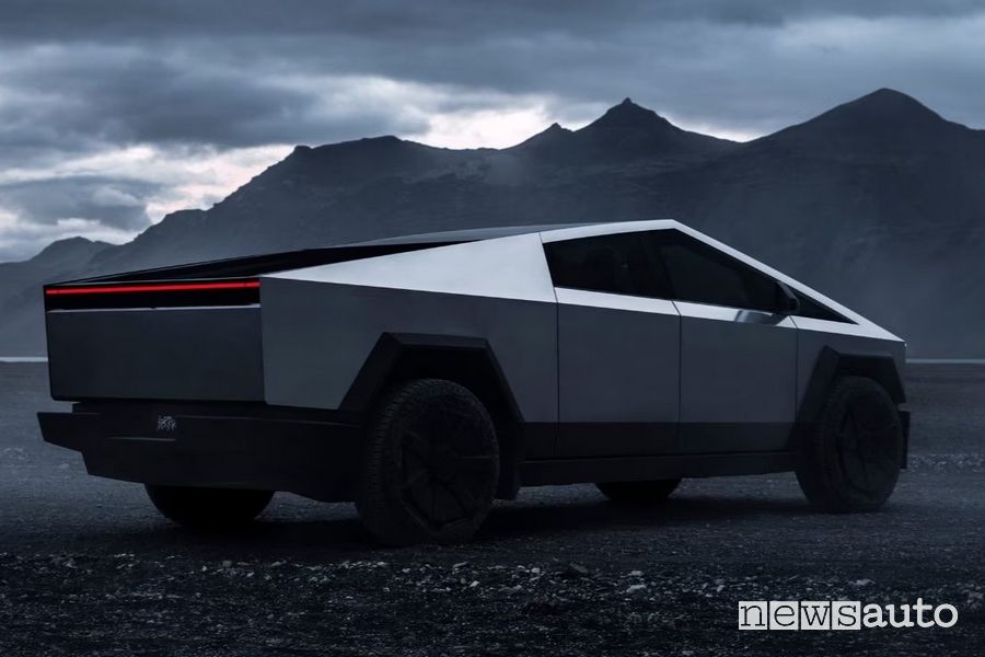 Tesla Cybertruck posteriore 3/4