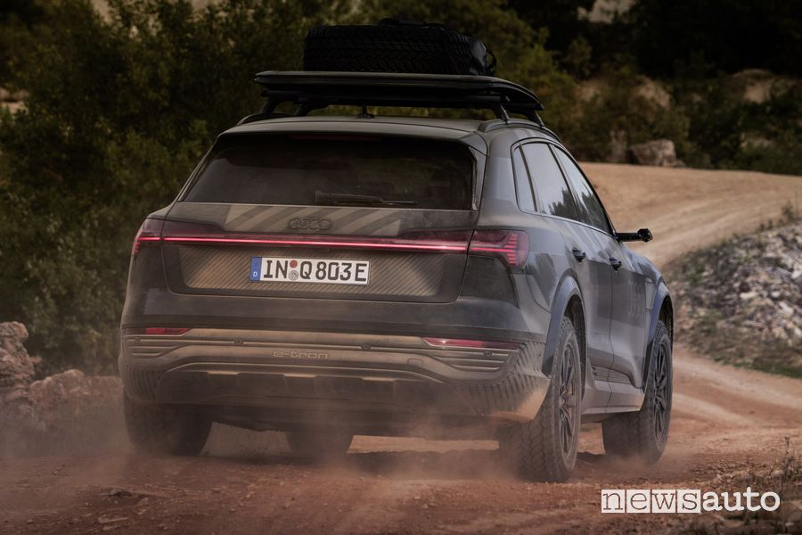 Audi Q8 e-tron edition Dakar in off road