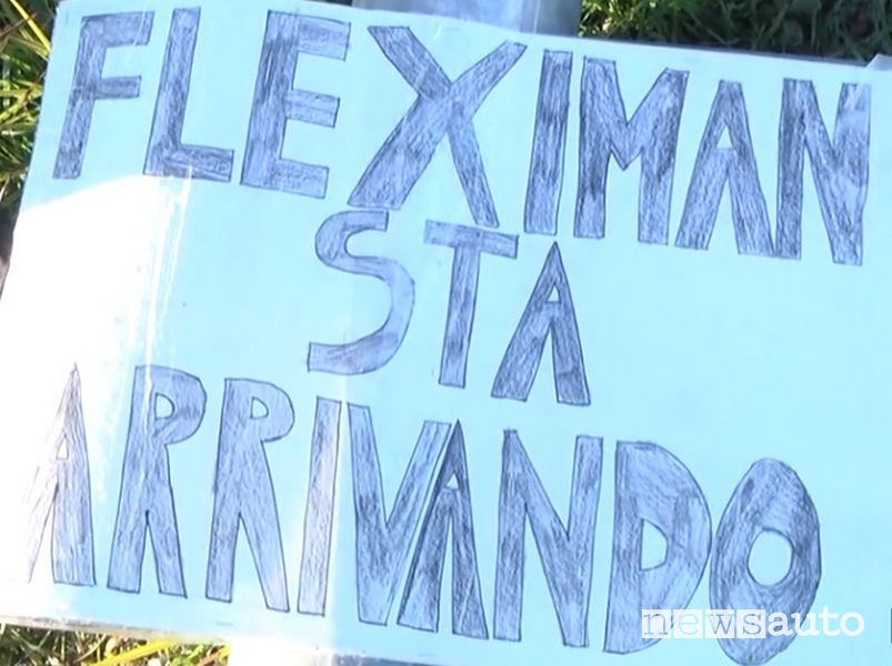 Cartello "Fleximan sta arrivando"