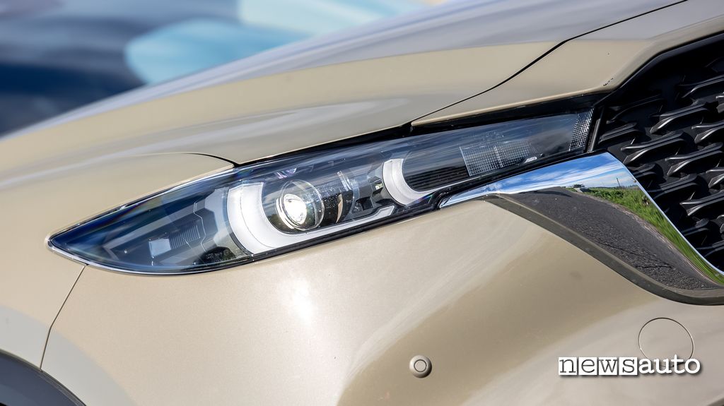 Mazda CX-5 fari anteriori full led matrix