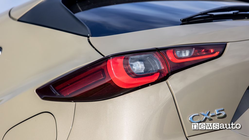 Mazda CX-5 fari posteriori