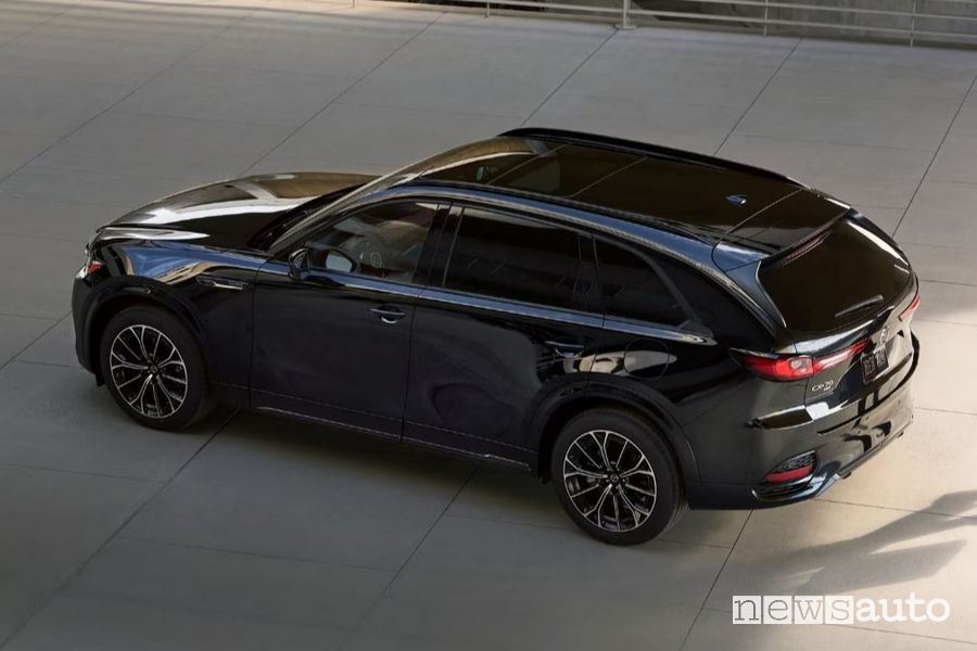 Mazda CX-70 posteriore 3/4