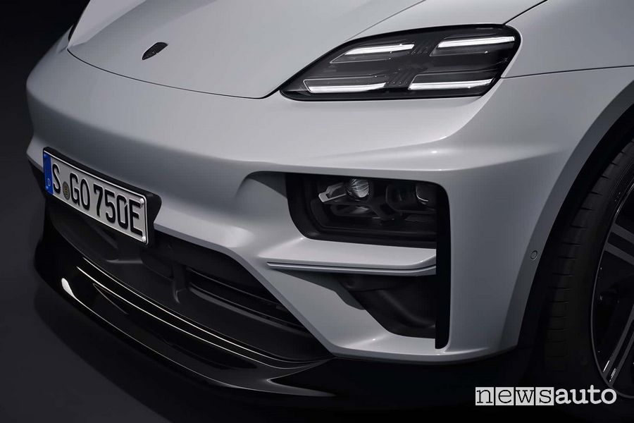Nuova Porsche Macan Turbo paraurti e faro anteriore