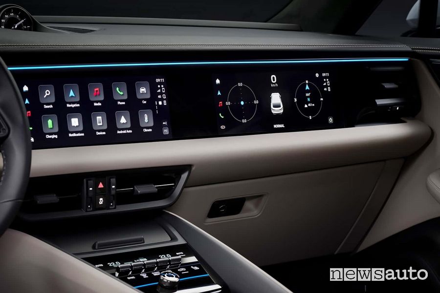 Nuova Porsche Macan Turbo display passeggero