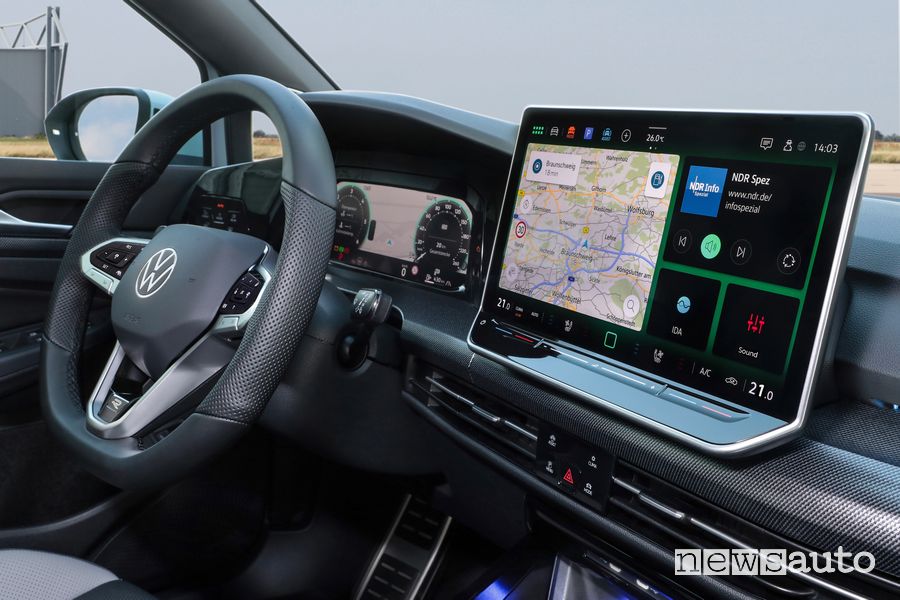 Volkswagen Golf Variant R Line display infotainment 12,9"