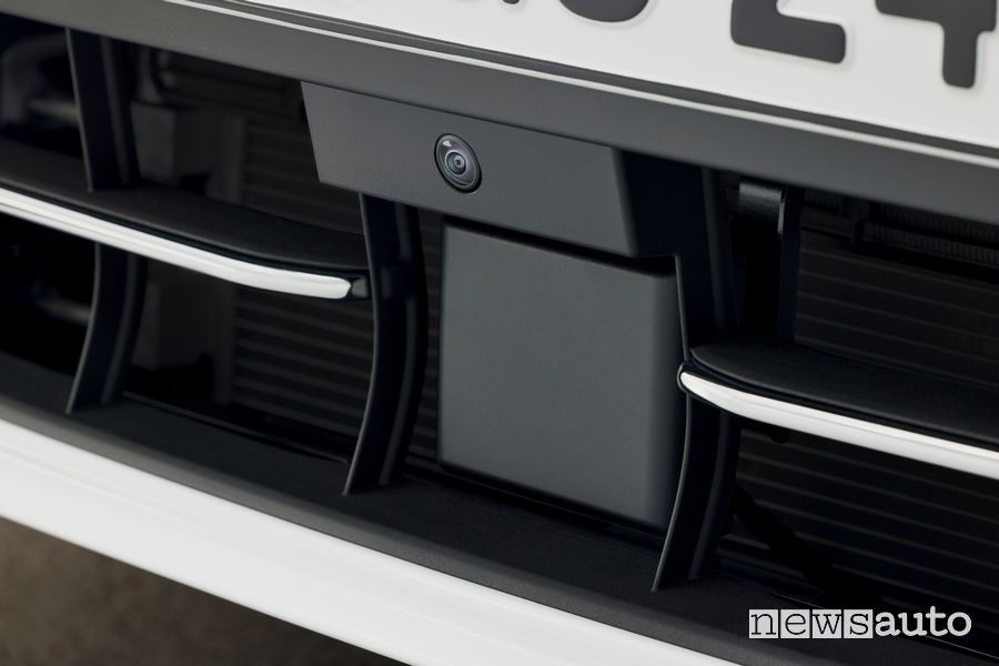Volkswagen Golf eHybrid telecamera e sensore ADAS paraurti anteriore